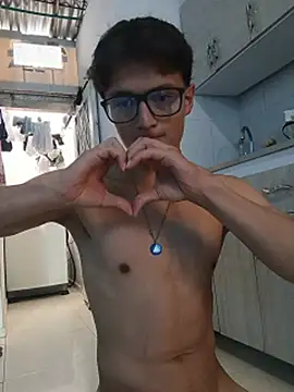 XXX chat uživo modela Davitfitnosuke