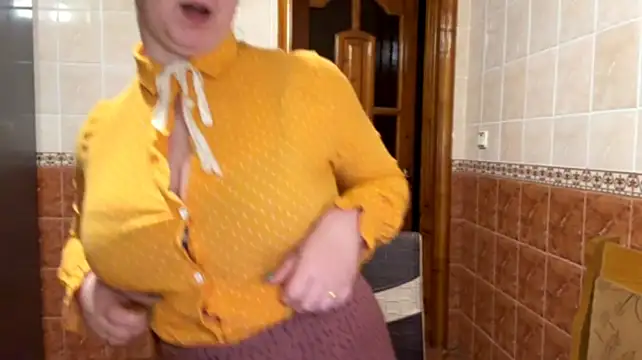 XXX chat uživo modela Mmaroon