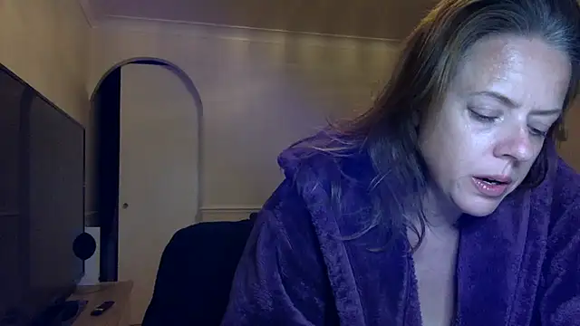 ElizabethArden42- Live XXX-chat