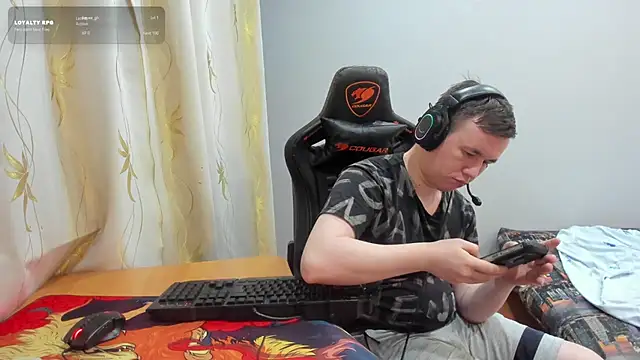 iliaskrislove Chat XXX live