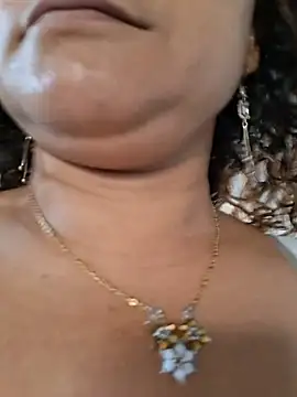 Mature--Mommy's Live XXX Chat