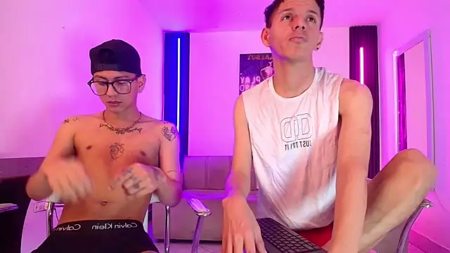Marcus_and_Tony élő XXX-chatje