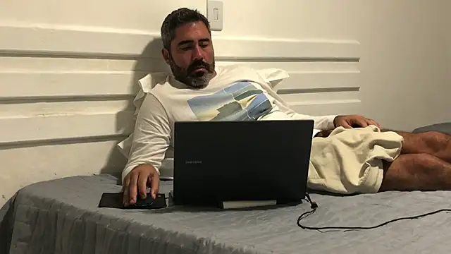 Czat XXX na żywo – victor_chat