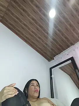 AgathaPember's Live XXX Chat
