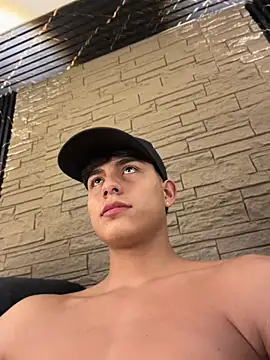 XXX chat uživo modela Lander_Cruz