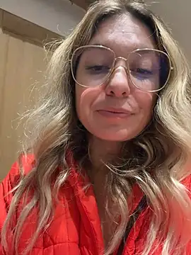 Chat +18 de carlaaa ao vivo