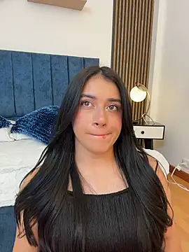 Chat +18 de KallyMyller1 ao vivo