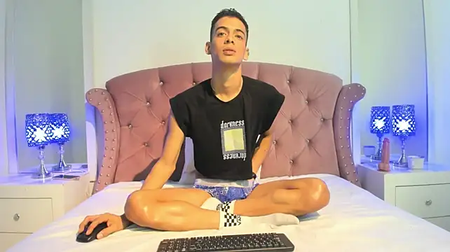 Axel_Collin7's Live XXX Chat