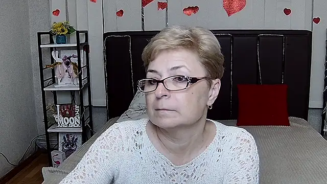 EmiliaGree: онлайн-секс-чат