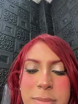 Živý XXX chat GiaRedd
