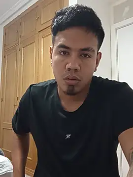Justinhot69 Adlı Modelin Canlı XXX Sohbeti
