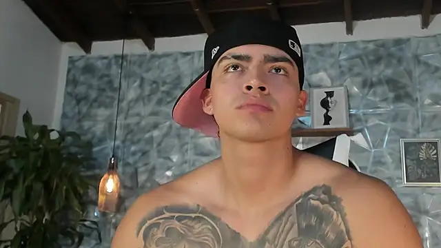 XXX chat uživo modela elliot_colton