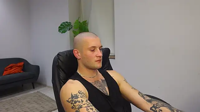 Igor_Wilde live XXX chat