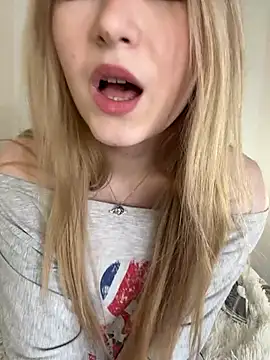 MarlboroWeb's Live XXX Chat