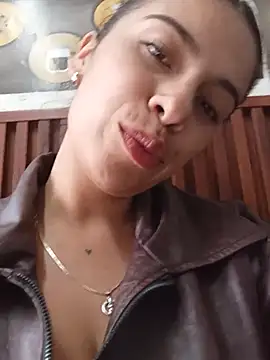 Nathaly_12 Adlı Modelin Canlı XXX Sohbeti