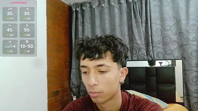 Mr__Aaronn live XXX chat