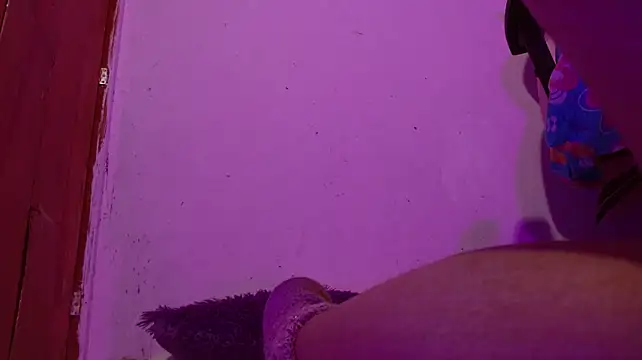 tiana_tom élő XXX-chatje