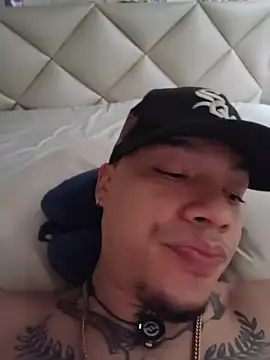 Chat +18 de AlphaMasterXxx ao vivo