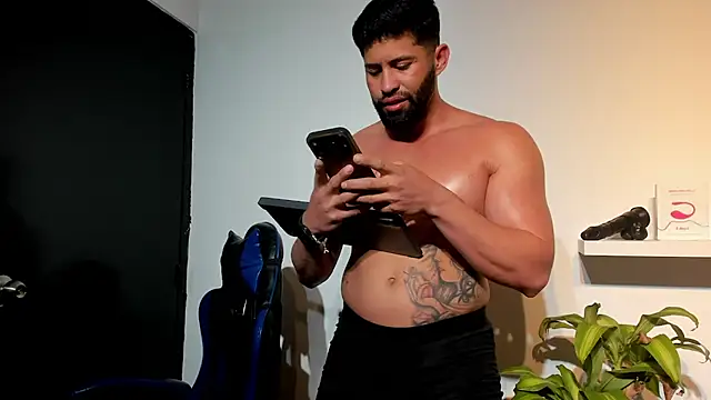 Chat XXX en directo de RikyAaron