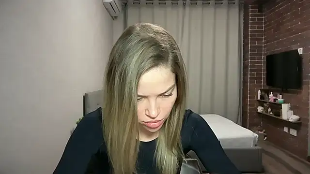 EmmyMills Chat XXX live