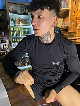 _Tomy08calderon's Live XXX Chat