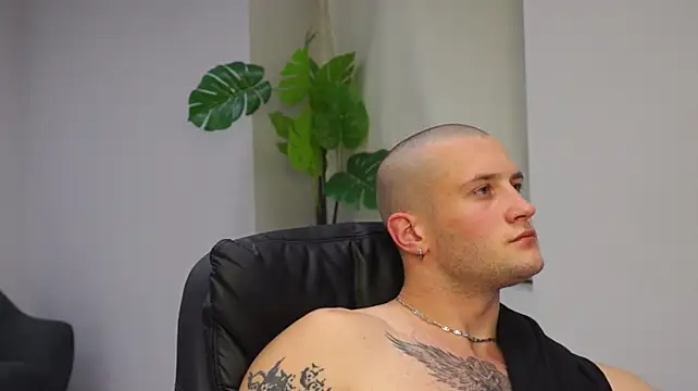 Igor_Wilde Adlı Modelin Canlı XXX Sohbeti