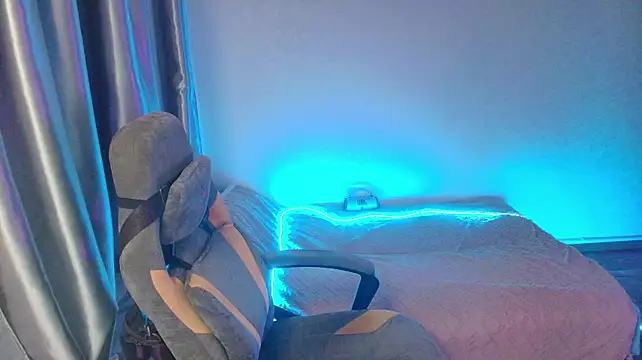 XXX chat uživo modela Adam_Kroy