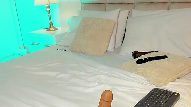 sarahtexas_ Adlı Modelin Canlı XXX Sohbeti