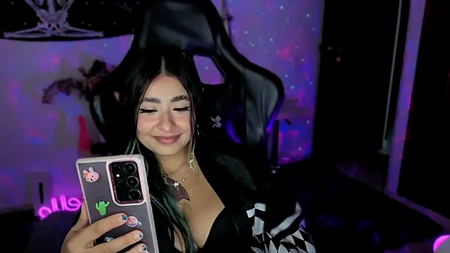 sweetcoralinee's Live XXX Chat
