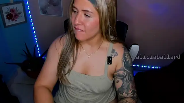 Chat +18 de Aliciaballard_ ao vivo