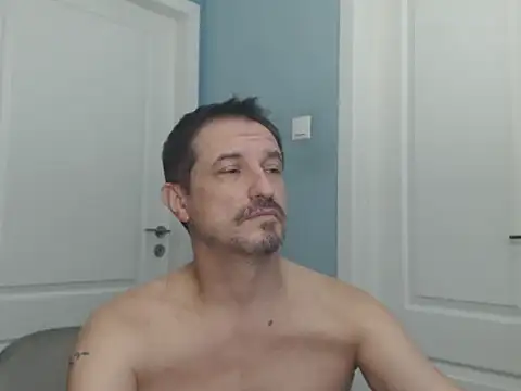 Онлайн чат XXX MisterFaithRO