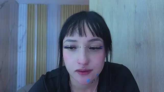 eivy_lilith_cn Adlı Modelin Canlı XXX Sohbeti