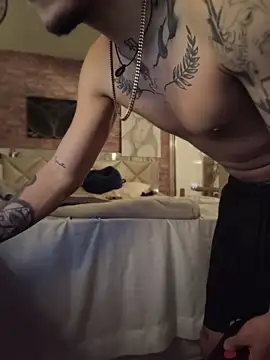 Chat +18 de AlphaMasterXxx ao vivo