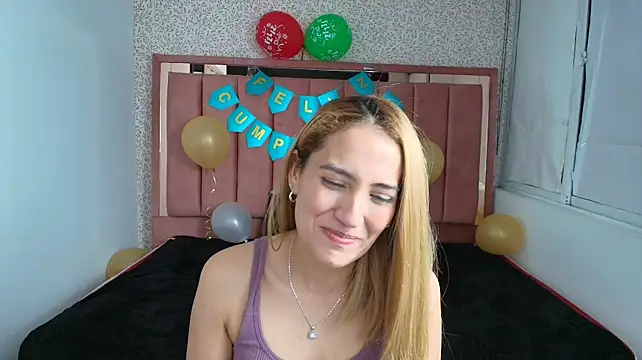 Živý XXX chat Megan__Hot___