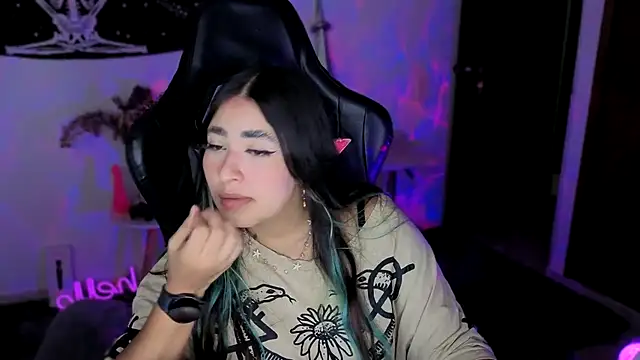 צ'אט XXX בשידור חי של sweetcoralinee