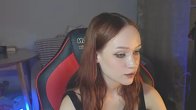 צ'אט XXX בשידור חי של shyghostt