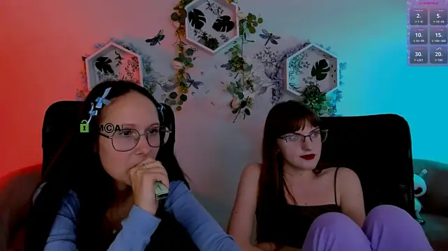 XXX chat uživo modela mona_cloud
