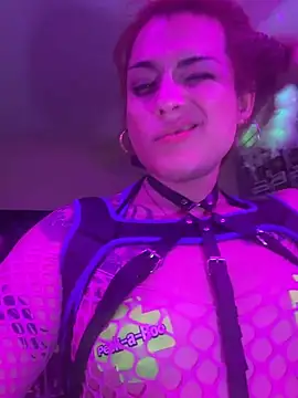 UrHellBri-L's Live XXX Chat