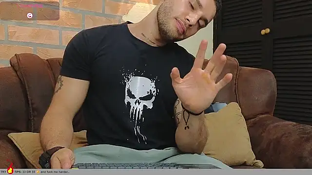Kiing_001's Live XXX Chat