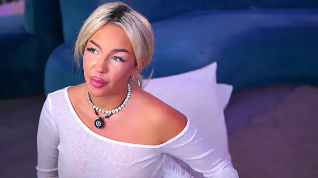 LisaLorenz live XXX chat