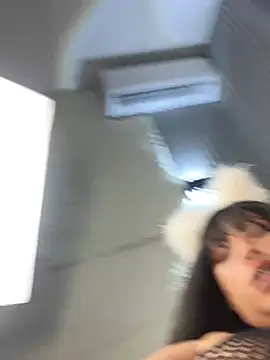 MiaAndrade Chat XXX live