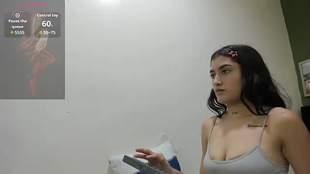 Alejandra_18x Chat XXX in diretta