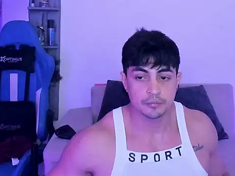 maximo_cams élő XXX-chatje