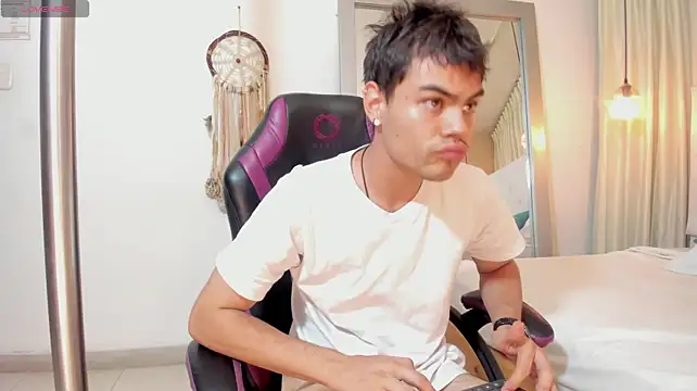Lycan____ Chat XXX live