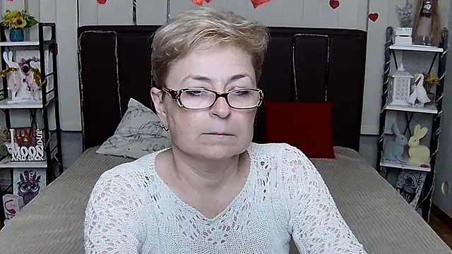 EmiliaGree: απευθείας συνομιλία ΧΧΧ