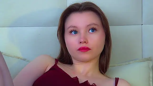 KeiraAsti Adlı Modelin Canlı XXX Sohbeti