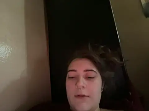 Snowbunnycake_131's Webcam Show