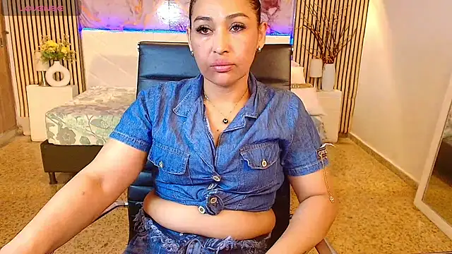 IvyShine7's Live XXX Chat