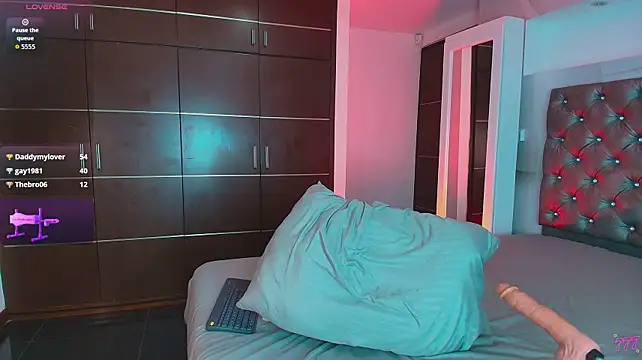 Chat XXX en directo de Valentiinoss