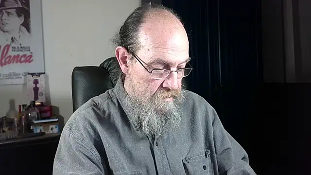 Uncle_Hottie Chat XXX live